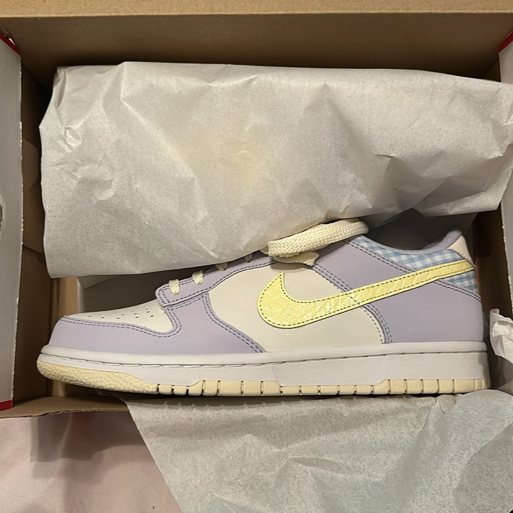 Nike Kids Sneakers in Light Purple and Yellow